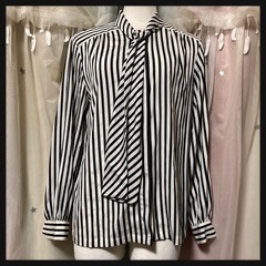 ‪꒰pierre balmain PARIS-TOKYO꒱‬ストライプ柄ブラウスの画像