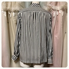 ‪꒰pierre balmain PARIS-TOKYO꒱‬ストライプ柄ブラウスの画像