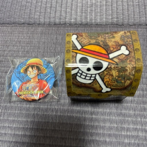 ルフィ　ONE PIECE プレミアム輩缶バッジ　USJ ユニバ　缶バッジ 未使用 ワンピース プレミアムサマー ルフィ 缶バッジ 缶バッジ USJ