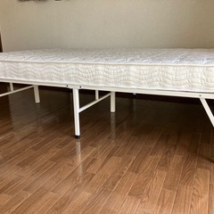 ZINUS セミダブルマットレス ＋ ベッドフレーム セットの画像