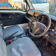 ダイハツハイゼット軽トラック オートマー平成30年式車検付き エアコン　パワーステ乗って帰る可能 の画像