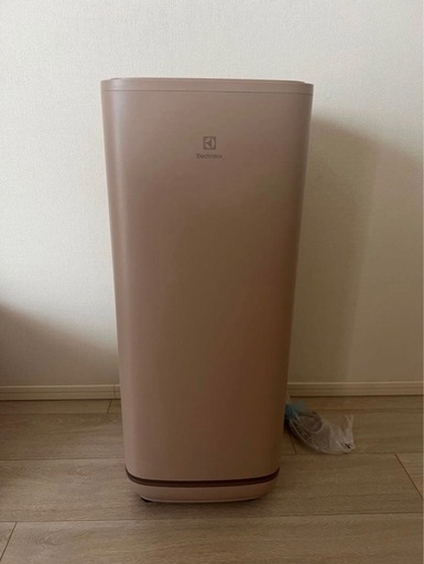 美品】エレクトロラックスElectrolux EP52-35WBA加湿空気清浄機 (Y