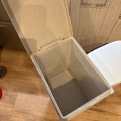 ゴミ箱セットの画像