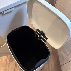 ゴミ箱セットの画像