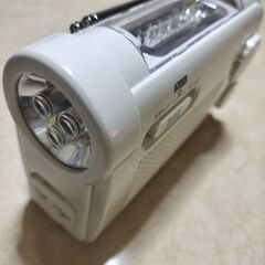 手回し充電ラジオ WINTECH KDR-105 防災ラジオ ライト付きの画像