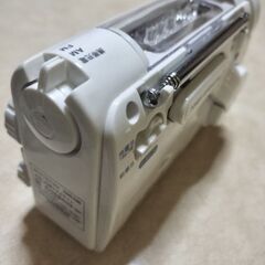 手回し充電ラジオ WINTECH KDR-105 防災ラジオ ライト付きの画像