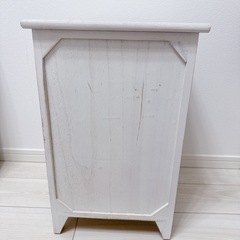 サイドテーブルの画像