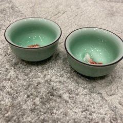 魚の入ったぐい呑みセットの画像