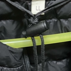 ユニクロ丸首インナーダウンジャケットの画像