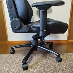 【美品】noblechairs EPIC ノーブルチェアーズ エピック ゲーミングチェア ブラック Nの画像