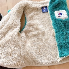 ベビー キッズ チャンピオン Champion ボア ベスト もこもこ ダウンベスト 2枚セット まとめ売りの画像