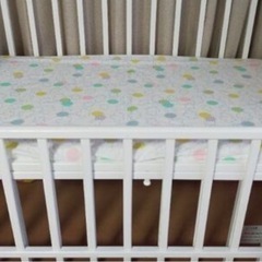 ベビーベッドの画像