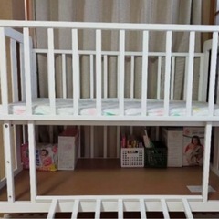 ベビーベッドの画像