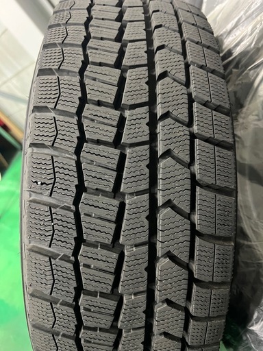 スタッドレスタイヤホイール4本セット　15インチ6J 5H PCD114.3 オフセット53ノアヴォクシー等　
