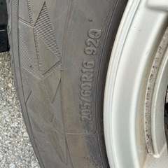 205/60 16 スタッドレスタイヤ 2020年製 アルミホイール付き 4本セットの画像