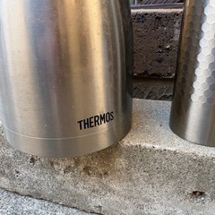 無料、サーモス風　水筒　3個の画像