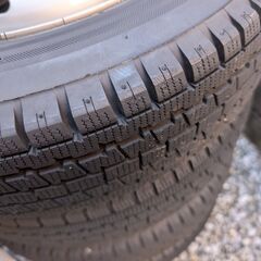 軽貨物車用　スタッドレスタイヤセット　バリ山　美品の画像
