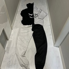 左右非対称カラー　スウェット上下セットの画像