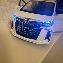 アルファード　ミニカー　1/18の画像