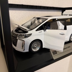 アルファード　ミニカー　1/18の画像
