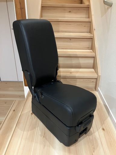 デリカD5に！他車種流用！ベンチシートなどに！ デリカD5に！他車種流用ベンチシート などに！