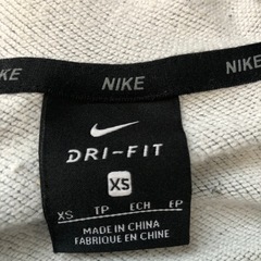 キッズ服 NIKE DRI-FIT パーカー サイズXSの画像