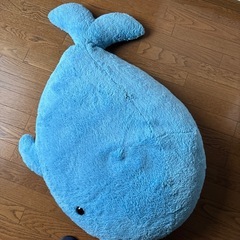 巨大クジラのぬいぐるみの画像