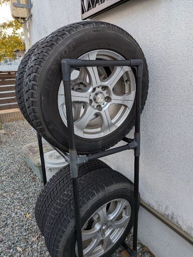 トヨタ、スバルのスタッドレスタイヤです
