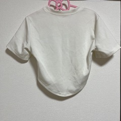 ロゴ入り ホワイト ショート丈 Tシャツ Mの画像