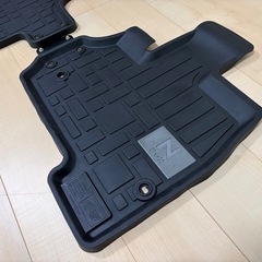 N-BOX JF3 JF4 オールシーズンマット　前後4枚セット　ベンチシート仕様車　純正品　ラバーマット　の画像