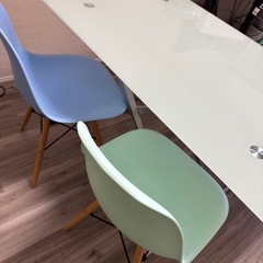 ダイニングチェア　　カラー椅子の画像