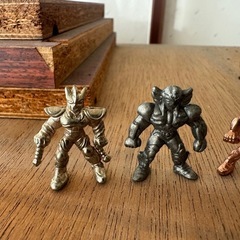 聖闘士星矢、ガンダムメタル製フィギュアの画像