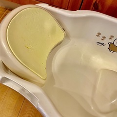 ミッフィの子供用お風呂容器の画像