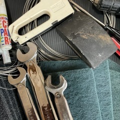 工具　まとめて大量【ドライバー・レンチ・ワイヤー・サンドシート・電動ドライバー・マジック・ 針金他】の画像