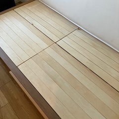 無印良品セミダブルベッド収納付きとマットレスの画像