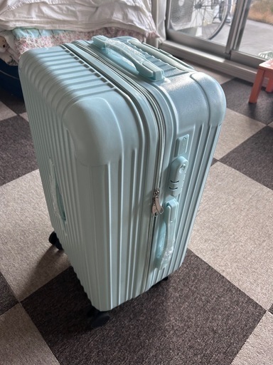 キャリーケース 新品　軽量 エメラルドグリーン スーツケース