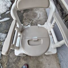 介護用室内トイレの画像