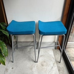 カウンターチェア 椅子 高め スタッキングスツール 青 2脚セットの画像