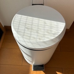【0円】ペダル式ゴミ箱の画像