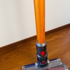Dyson  スティック掃除機 充電器付きの画像