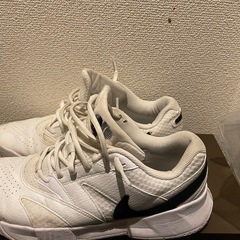 NIKE テニスシューズの画像