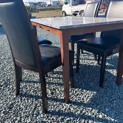 ダイニングテーブルと椅子を無料でお譲りしますの画像