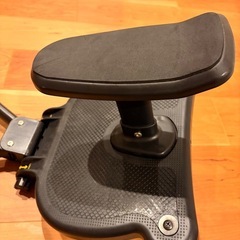 ベビーカーステップボード 二人乗り 取り付け サドル付き 座れるの画像