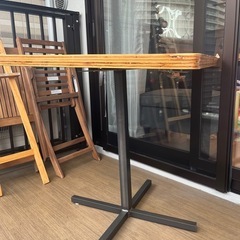 【ACME Furniture】ダイニングテーブルの画像