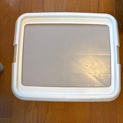 アイリスオーヤマ フチもれしにくいペットトレーの画像