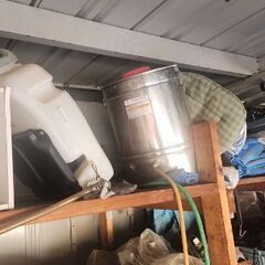 納屋の中身　耕運機の画像