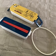 スヌーピーお弁当箱2段、お弁当袋入れ付きの画像