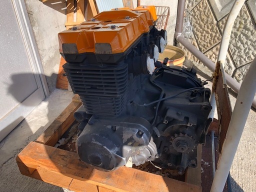 ZRX400 エンジンジャンク (オチ) 鰍沢口のカワサキの中古あげます