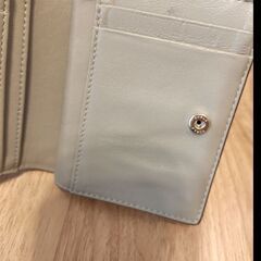 FURLA2つ折り財布の画像