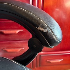 オットマン付き椅子の画像